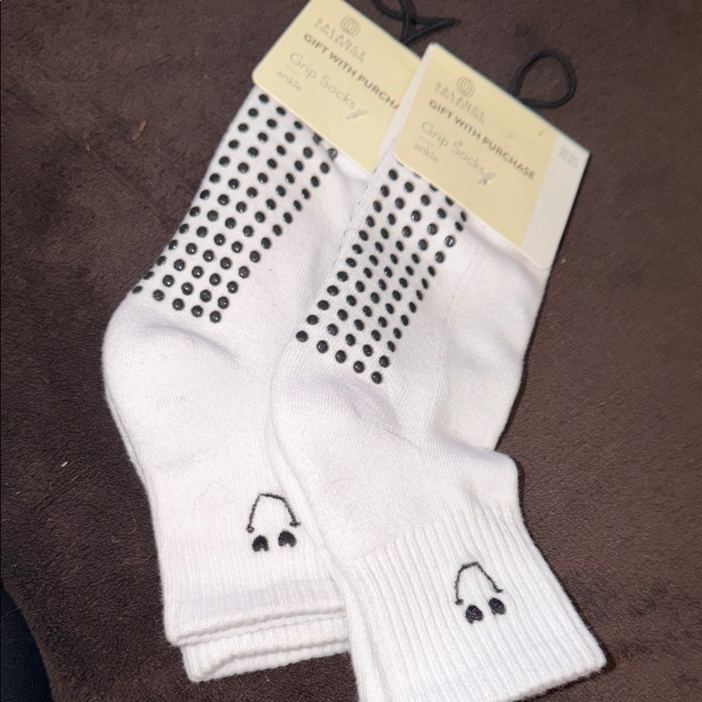 2 pairs of Balance Collection grippy ankle socks for yoga, Pilates & more NWOT